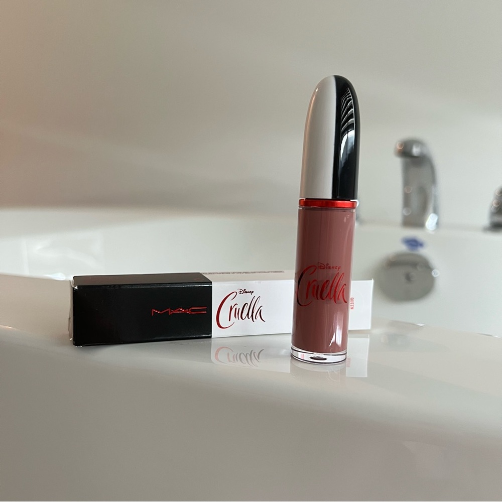 MAC Cruella - Matte liquid lipcolour - queen of mean